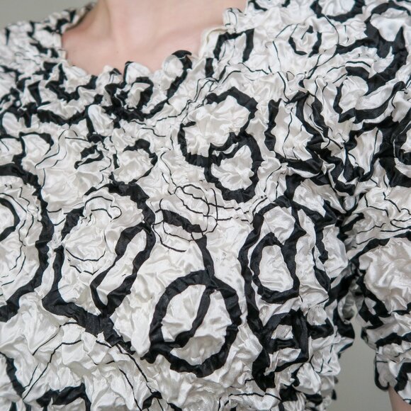 Vintage 90s Black & White Abstract Bubble Popcorn Shirt - Picture 4 of 9